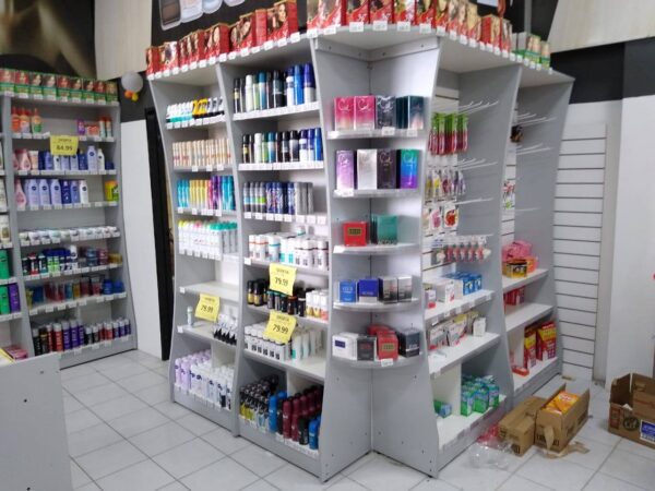 Estanterias y exhibidores