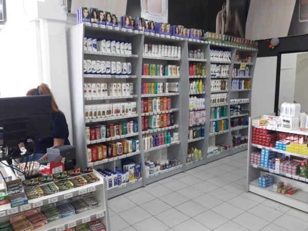 Estanterias y exhibidores - Image 4